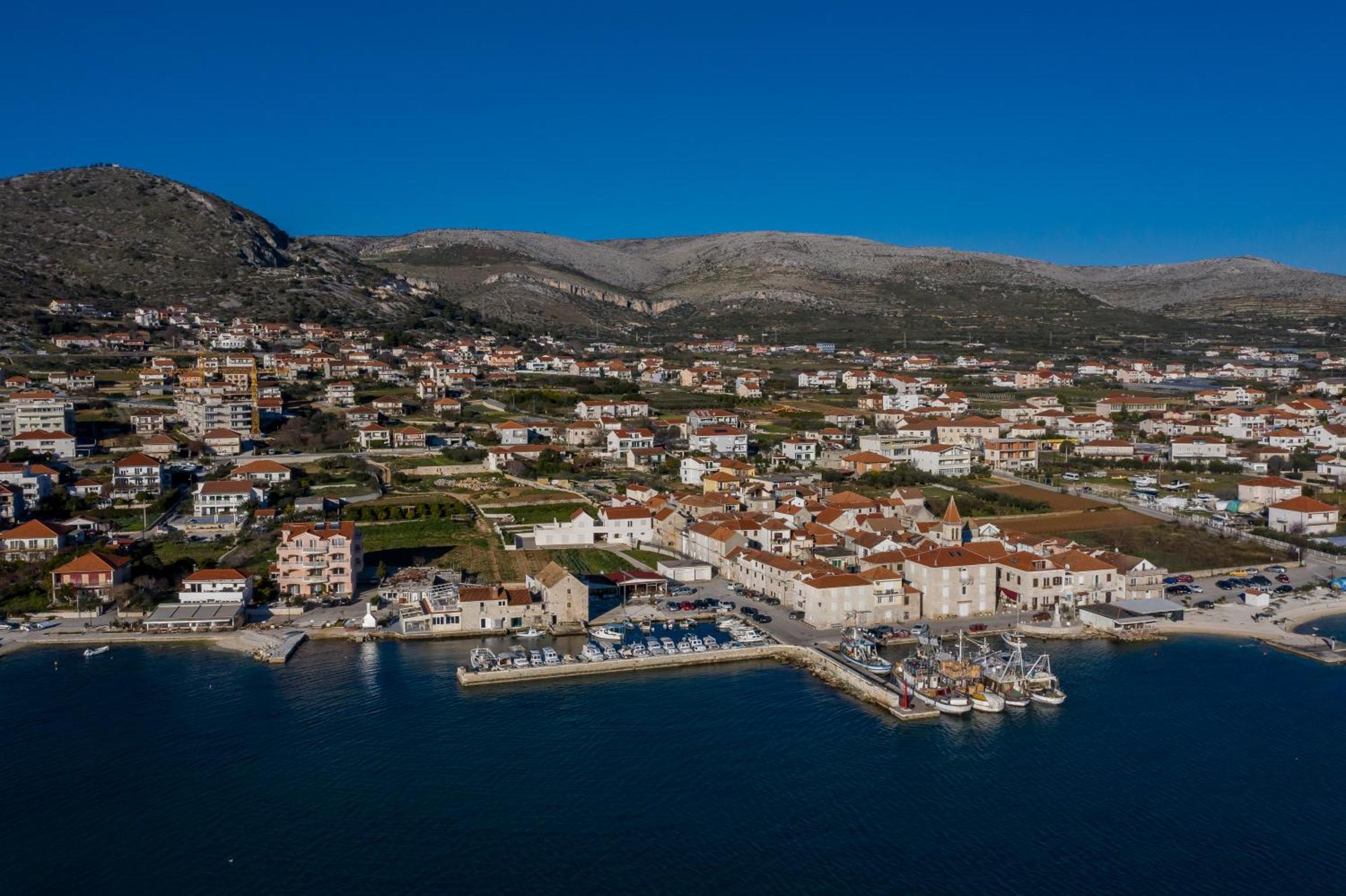 Sore Trogir Bagian luar foto