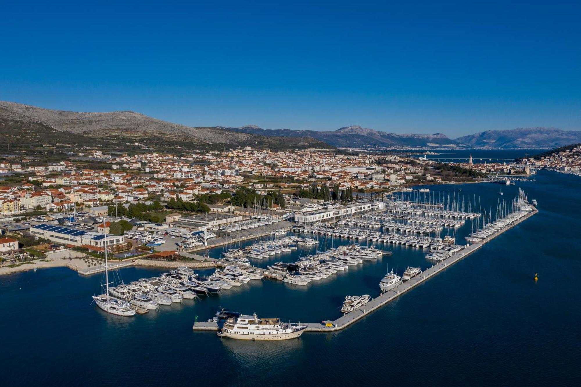 Sore Trogir Bagian luar foto